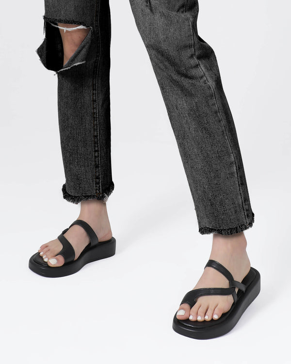 Criss-Cross Straps Flat Sandals