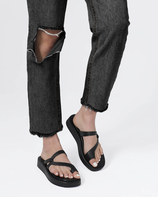 Criss-Cross Straps Flat Sandals